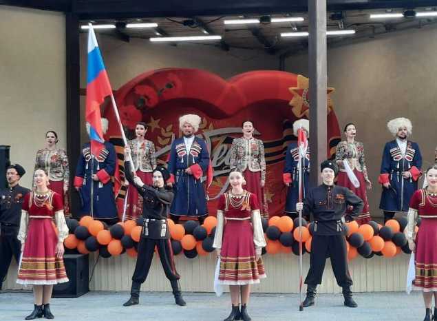 В День Победы ансамбль «Казачья застава» выступил в Сердобске